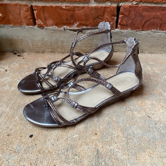 Circus Sam Edelman Womens 9 Angel Silver Metallic Gladiator Sandals Zip Back - Picture 8 of 8